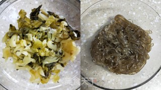 酸菜鱼粉条的做法步调：2