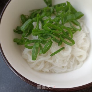 黑鸡汤粉的做法步调：4