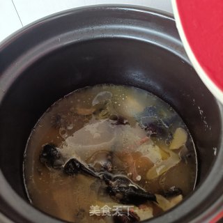 黑鸡汤粉的做法步调：5