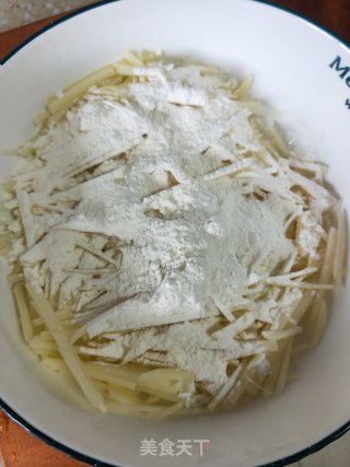 葱花土豆鸡蛋饼的做法步调：5