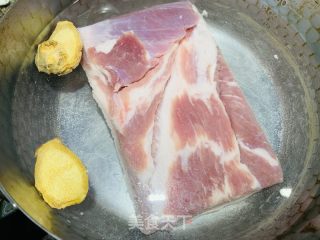 氛围炸锅坚皮五花肉的做法步调：1
