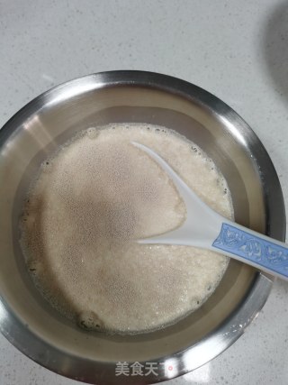 死煎葱花卷的做法步调：1
