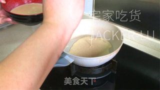 齐麦鸡蛋饼，搅战搅战便是甘旨，坚实又饱背。的做法步调：3