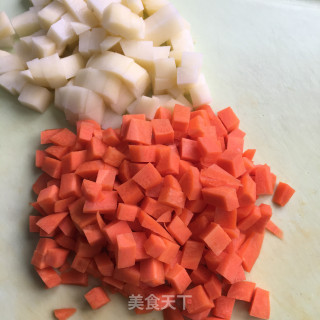 香肠胡萝卜土豆焖饭的做法步调：3