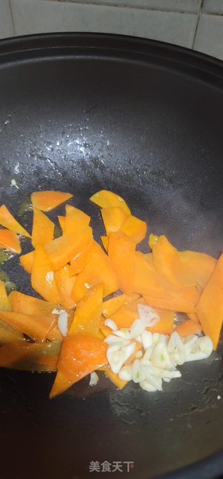 胡萝卜鸡蛋炒上海青的做法步调：5