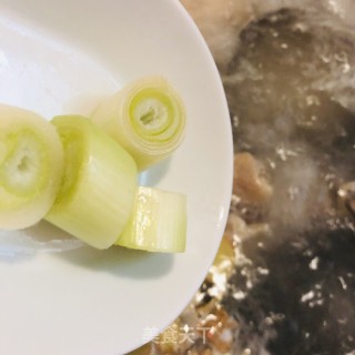 浑炖鸡腿的做法步调：7