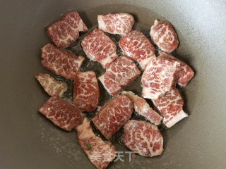 乌胡椒雪花牛小排的做法步调：4