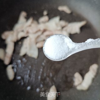 鸡蛋干猪肉炒辣椒的做法步调：7