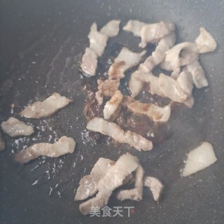 鸡蛋干猪肉炒辣椒的做法步调：8