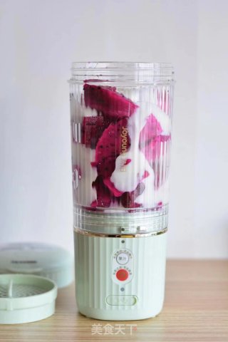 水龙果思慕雪的做法步调：4