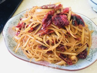辣子土豆丝拌扯里的做法步调：9