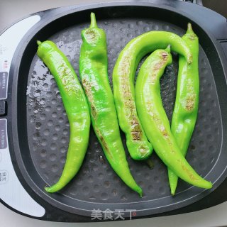 年夜骨头焖辣椒的做法步调：4