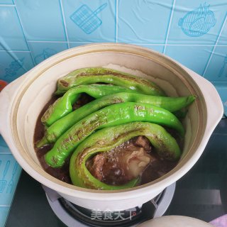 年夜骨头焖辣椒的做法步调：9