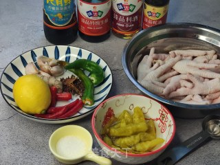 柠檬泡椒凤爪的做法步调：1
