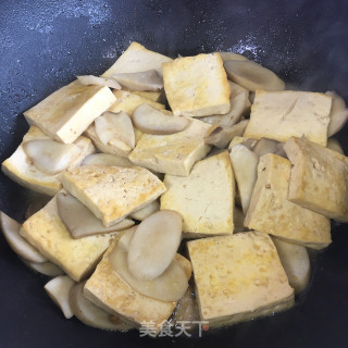 肉片杏鲍菇烧豆腐的做法步调：8