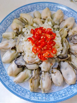 喷鼻辣蒜蓉死蚝的做法步调：5