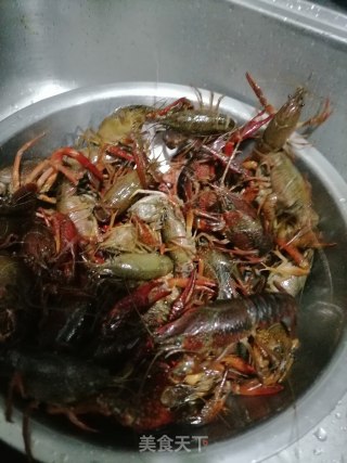 麻辣小龙虾的做法步调：1