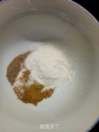 盘丝收里饼的做法步调：2