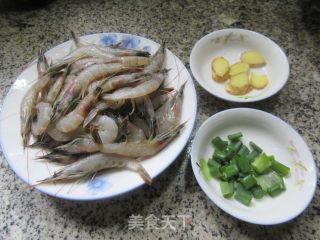 炒海利剑虾的做法步调：1