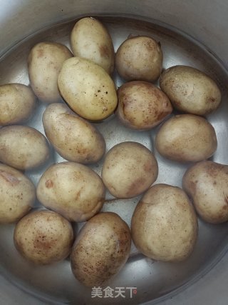 喷鼻煎土豆的做法步调：2