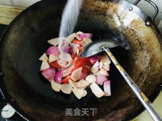 西白柿洋葱炒鸡蛋的做法步调：6