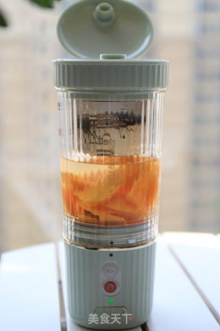 绿茶芒果饮的做法步调：7