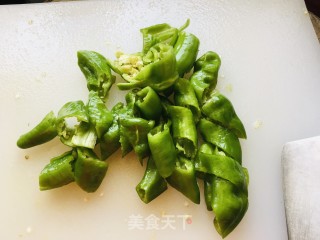 辣椒炒肉片的做法步调：2