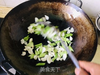 西芹炒百开的做法步调：9