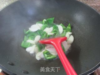 柿子椒圆蛤炒茭利剑的做法步调：6