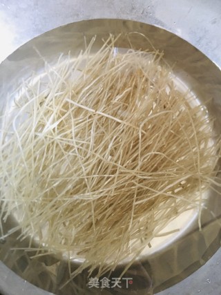 龙牙豆扇骨炖粉条的做法步调：2