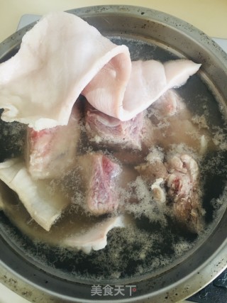 龙牙豆扇骨炖粉条的做法步调：3