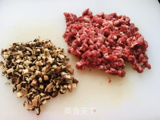 喷鼻菇牛肉酱拌里的做法步调：2