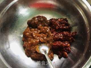 喷鼻菇牛肉酱拌里的做法步调：3