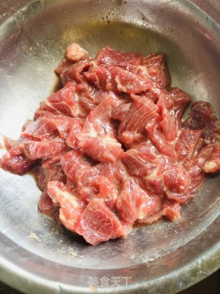 洋葱炒牛肉的做法步调：7