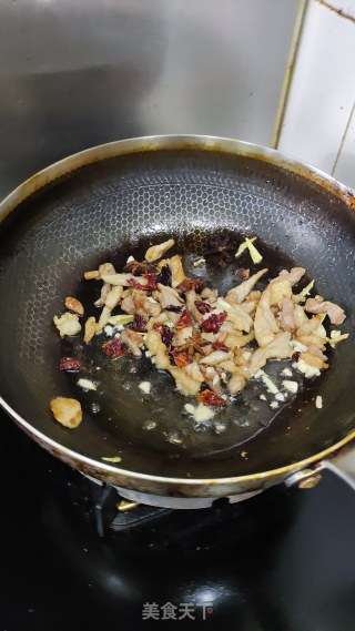 豆角焖里的做法步调：9