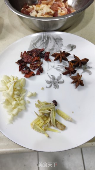 豆角焖里的做法步调：4