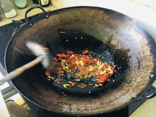 干辣椒炒咸菜的做法步调：2