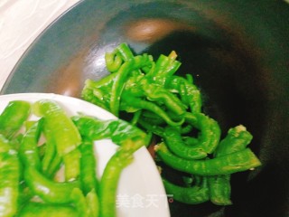 钱袋螺丝椒的做法步调：2