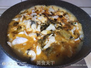 葱爆酸菜鱼的做法步调：6