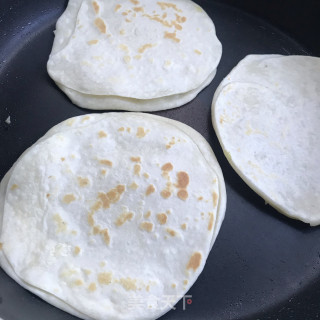 烫里饼子的做法步调：6