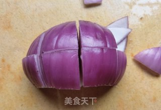 洋葱荷兰黄瓜拌驴肉的做法步调：1