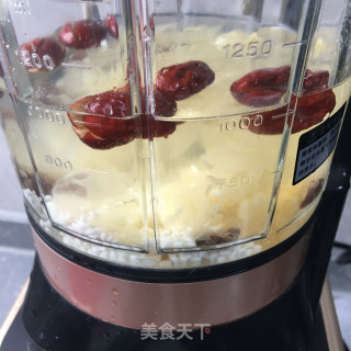 白枣银耳羹的做法步调：5