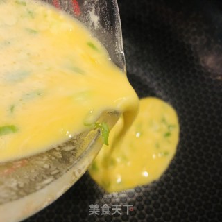 快脚早饭喷鼻葱蛋饼的做法步调：5