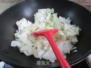乌木耳纯炒包心菜的做法步调：3