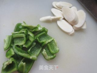乌木耳纯炒包心菜的做法步调：2