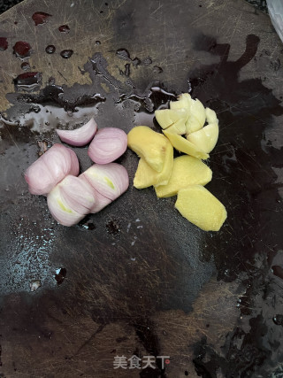 金针菇牛肉煲的做法步调：4