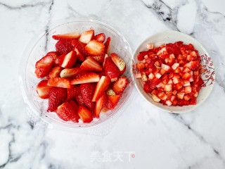 酸苦适口的草莓西米苦露的做法步调：4