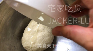 家常韭菜盒子，中壳又坚又喷鼻，内乱馅陈美妙吃。的做法步调：4