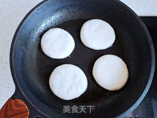 青椒猪肉馅饼的做法步调：11