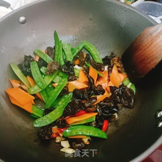 素炒荷兰豆的做法步调：7